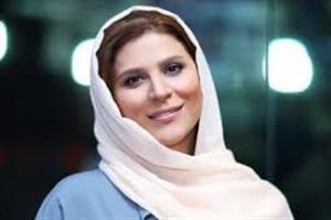 تیپ خانم بازیگر ایرانی هنگام دریافت جایزه از شیخ عرب+عکس