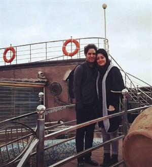 
خوشگذرانی بازیگر مشهور و همسرش در یک کشتی قدیمی+عکس
