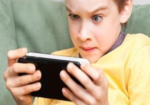 مضرات بازی‌های کامپیوتری و ویدئویی برای کودکان
