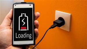 کی و چقدر باتری گوشی تلفن همراه را شارژ كنيم؟

