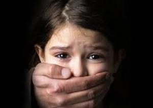 ربودن دختر خردسال به خاطر 2 النگو +عکس
