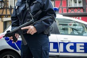مرد افغان در پاریس با چاقو چند نفر را زخمی کرد
