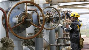 کاهش تولید نفت روسیه در آستانه مذاکره با عربستان