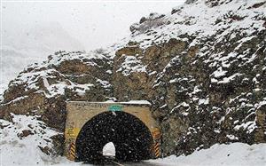 برف و باران در جاده‌های ۲۰ استان کشور / توصیه پلیس به پرهیز از سفرهای غیرضروری